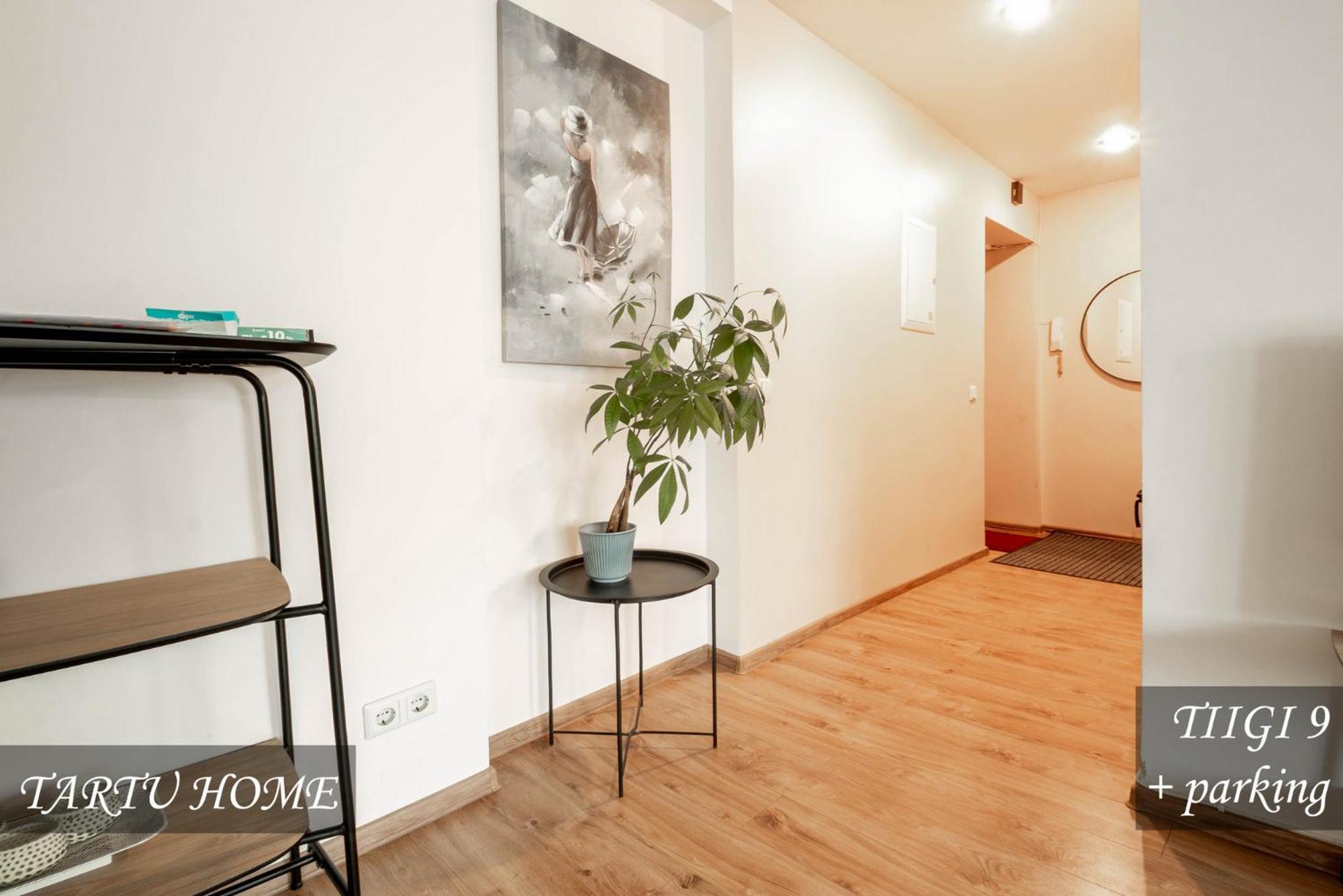 Tiigi Str Flats Beside Old Town, Parking Tartu